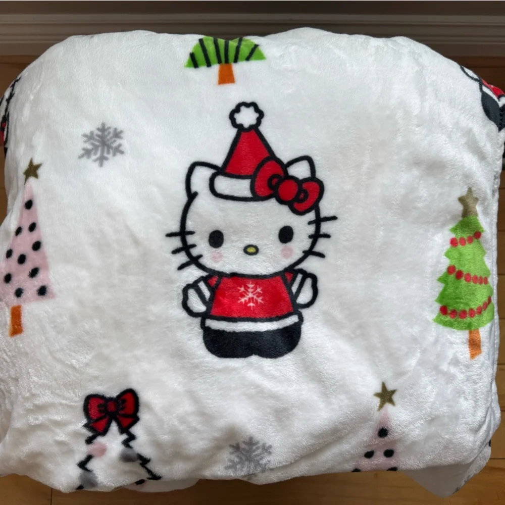 ๐ SOLD! ๐ Hello Kitty Holiday Blanket - Picture 3 of 3